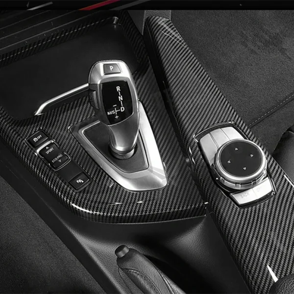 Osłona ramki ozdobnej panelu multimedialnego z włókna węglowego POSSBAY do BMW serii 3 F30 F34 F33 F36 M3 F80 M4 F82