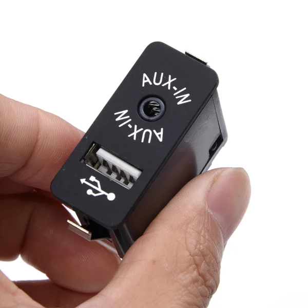 Wpuszczane gniazdo wejściowe USB AUX 84109237653 do BMW E81 E87 E90 F10 F12 E70 E82 F10 i MINI Clubman R55